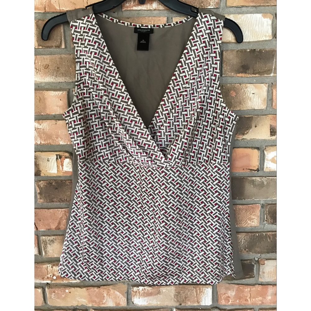 Ann Taylor Top.     XS